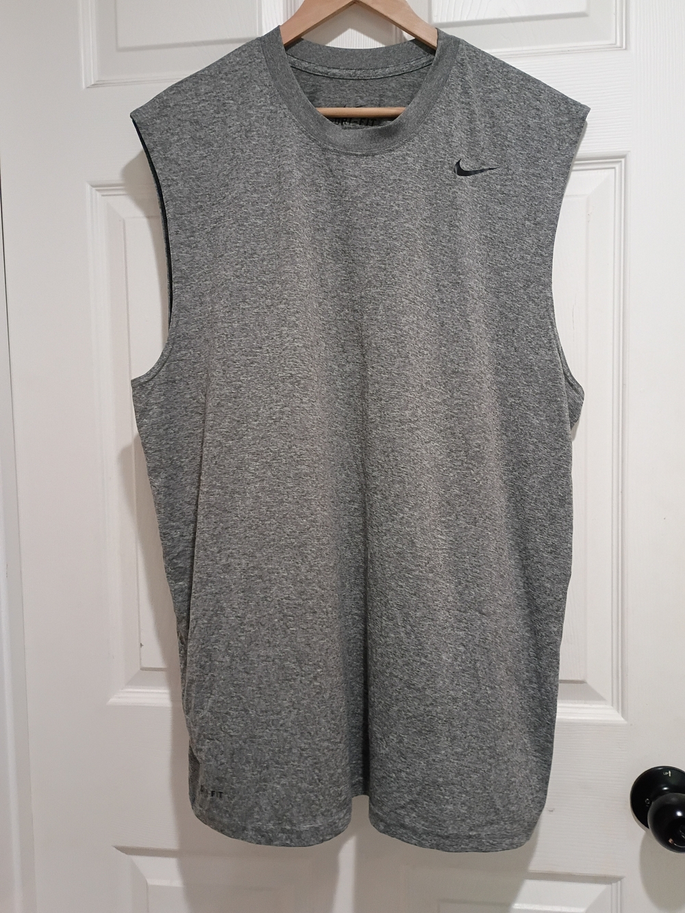 Nike Men's Gray Sleeveless Training Shirt Size XL